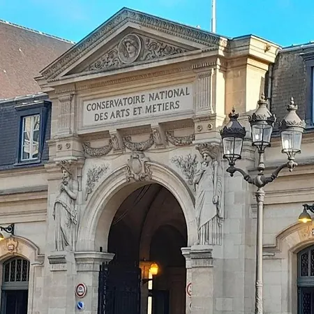 Appartamento Joli Grand Et Calme, Marais Parigi